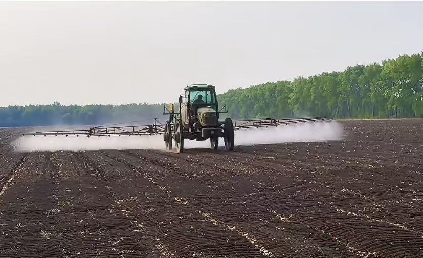 From Overspraying to Acre-Level Precision: How a 10-inch Rugged Vehicle-Mounted Computer Powers Intelligent Spraying Systems